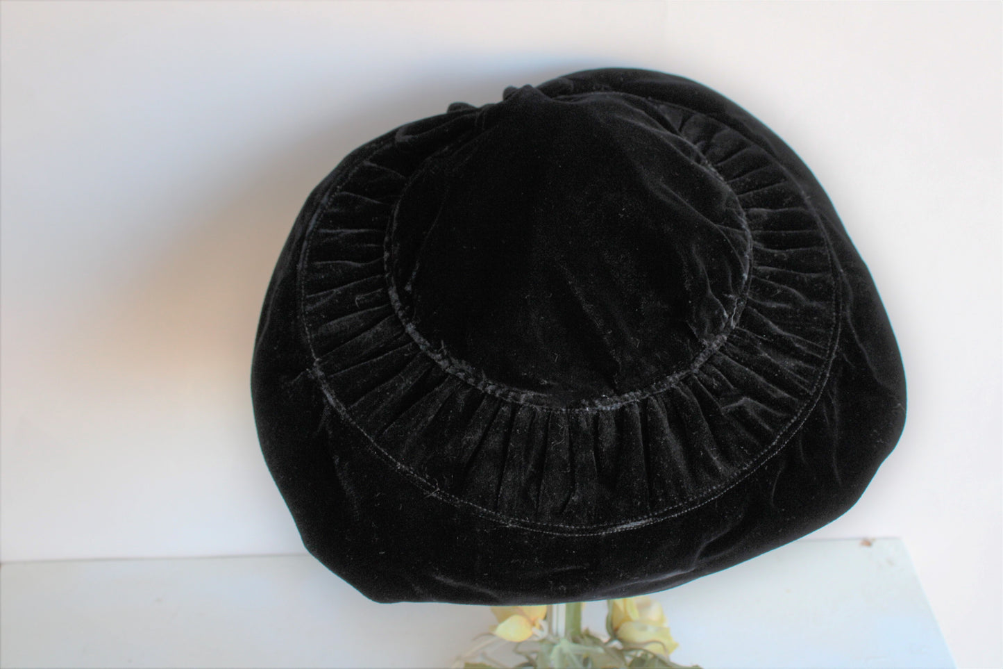Vintage 1940s 1950s Black Velvet Tilt Hat