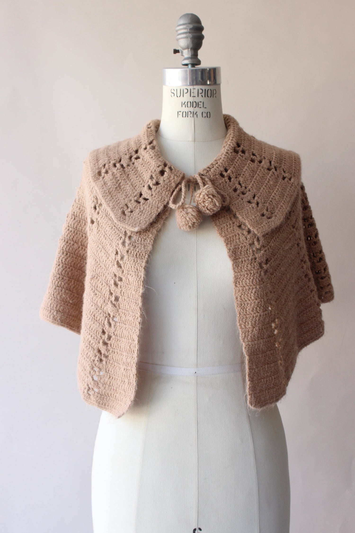 Vintage 1960s Chocolate Brown Knit Capelet