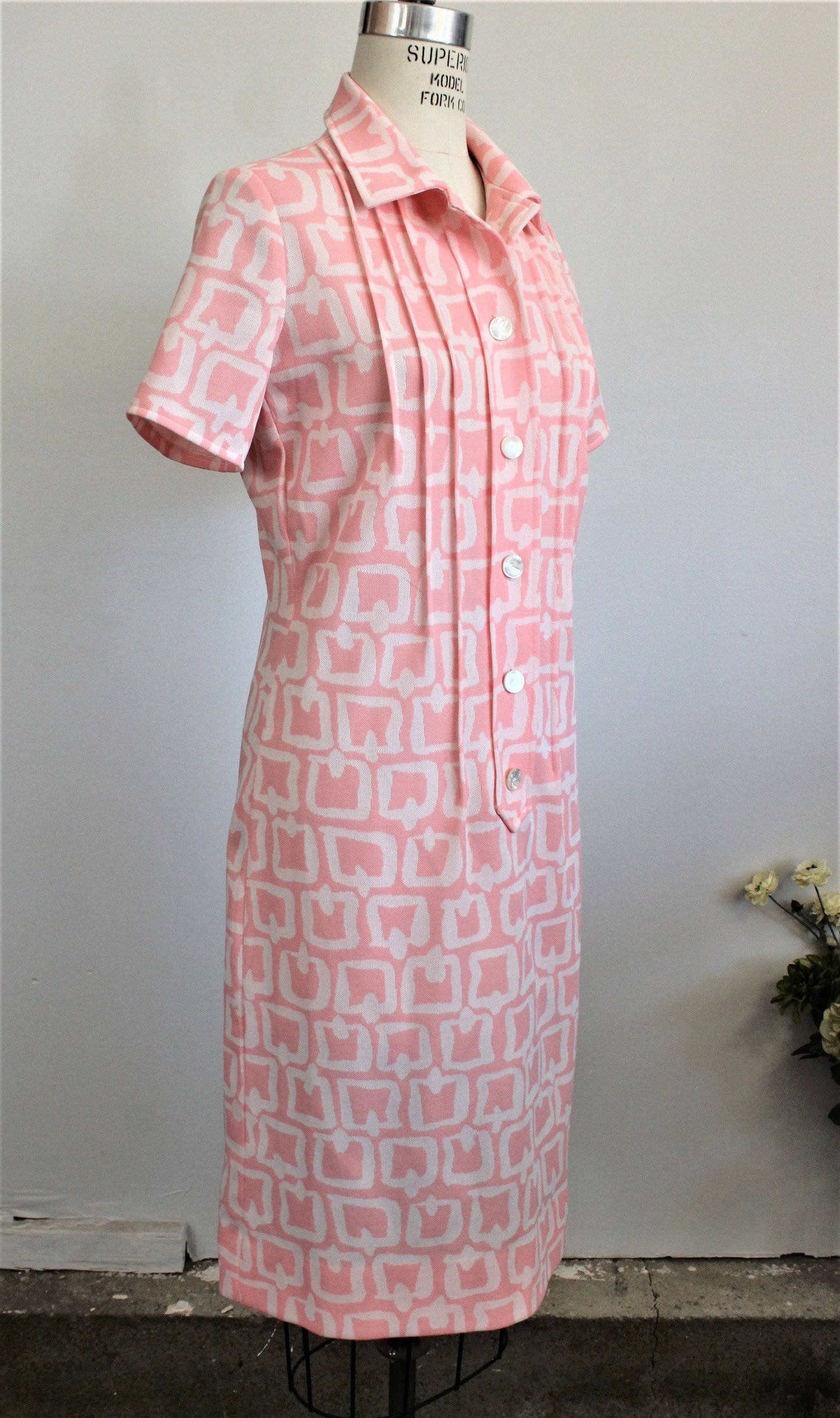 Vintage 1960s Pink And White Knit Mod Dress-Toadstool Farm Vintage-1960s Dress,1960s Mod Dress,Geometric Print,Kmit Dress,Pik and White,Vintage,Vintage Clothing,Vintage Dress,Vintage Dresses
