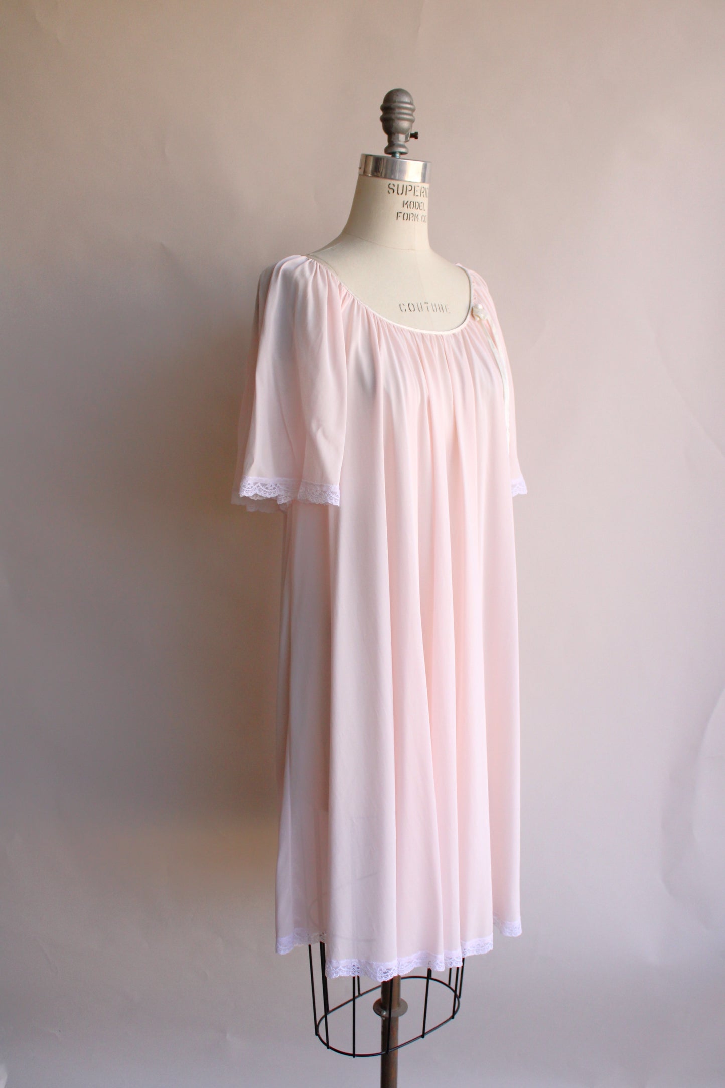 Vintage 1970s Miss Elaine Pink Nightgown