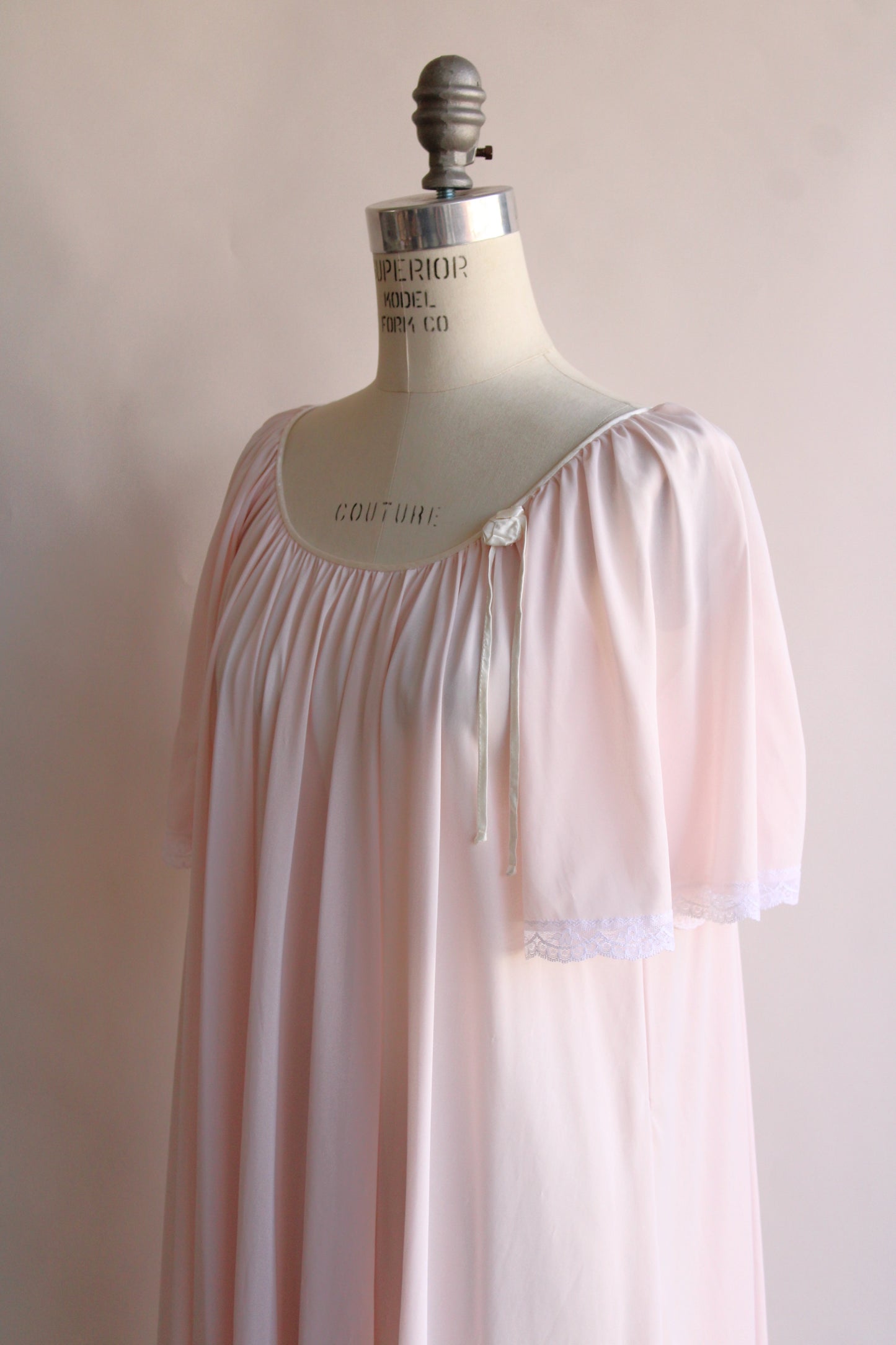 Vintage 1970s Miss Elaine Pink Nightgown