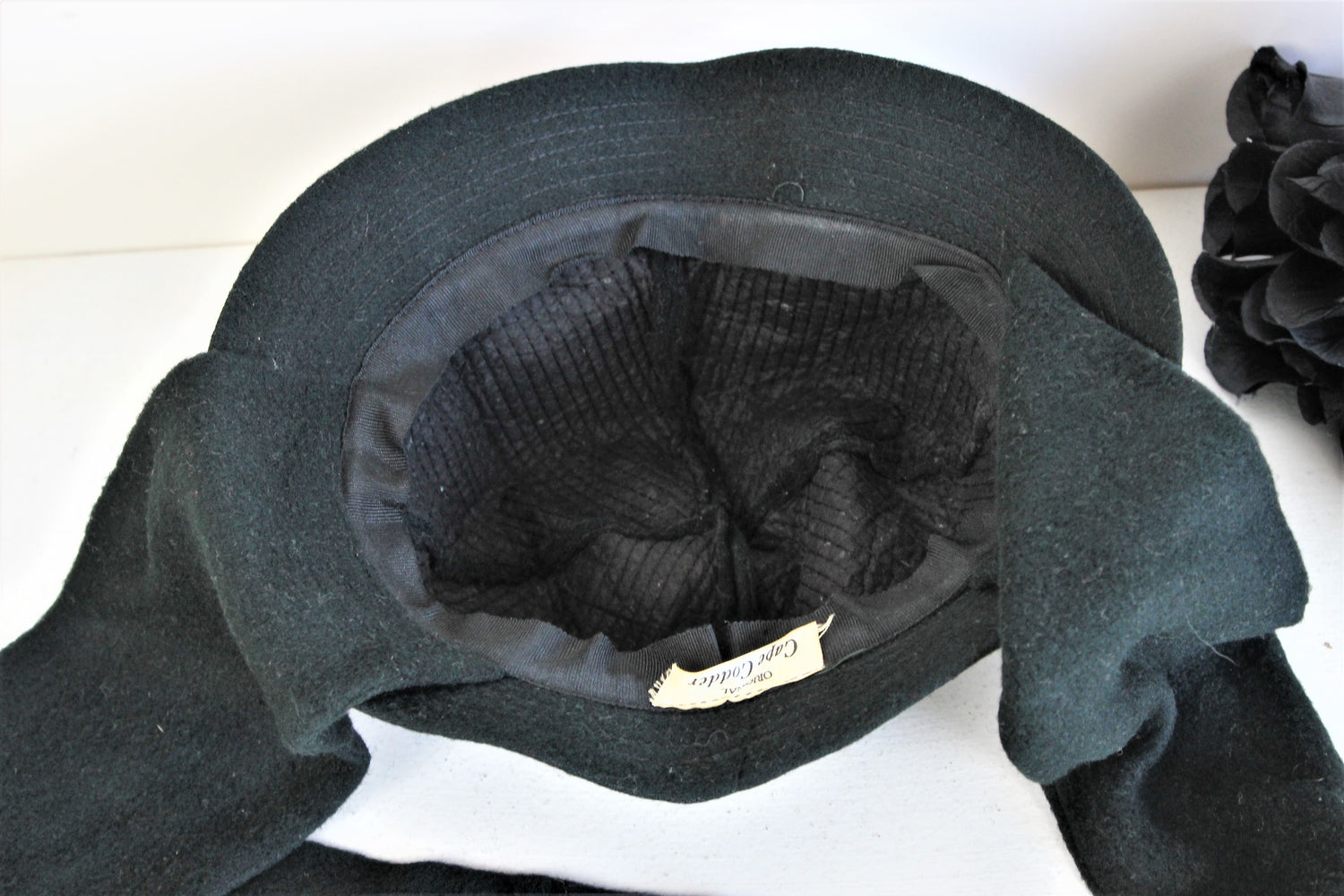 Vintage 1950s Black Felt Hat
