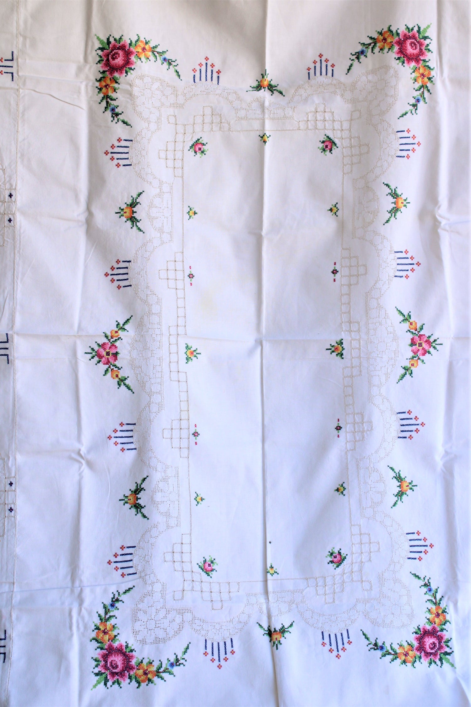 Vintage 1950s Cross Stitch Cotton Tablecloth