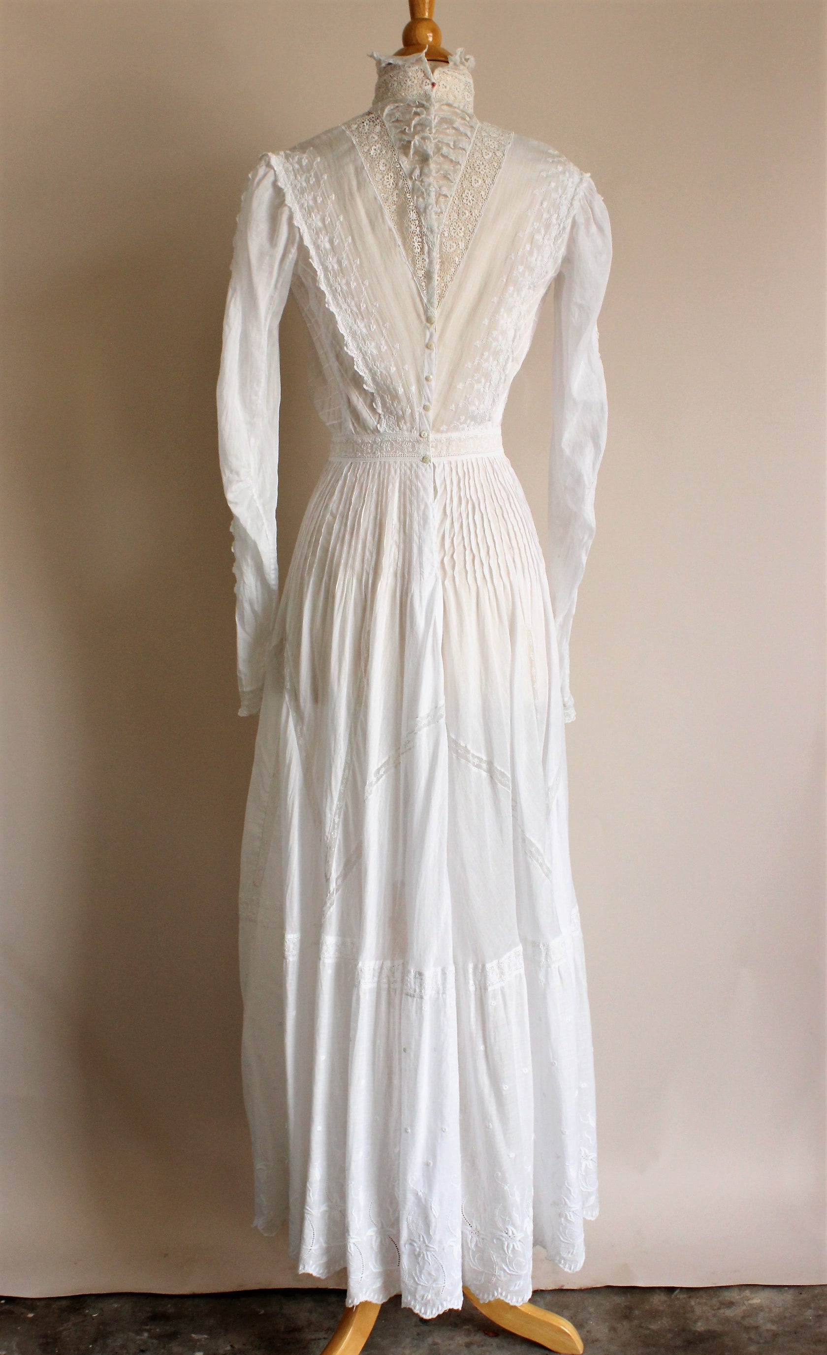 Antique Edwardian White Dress, 