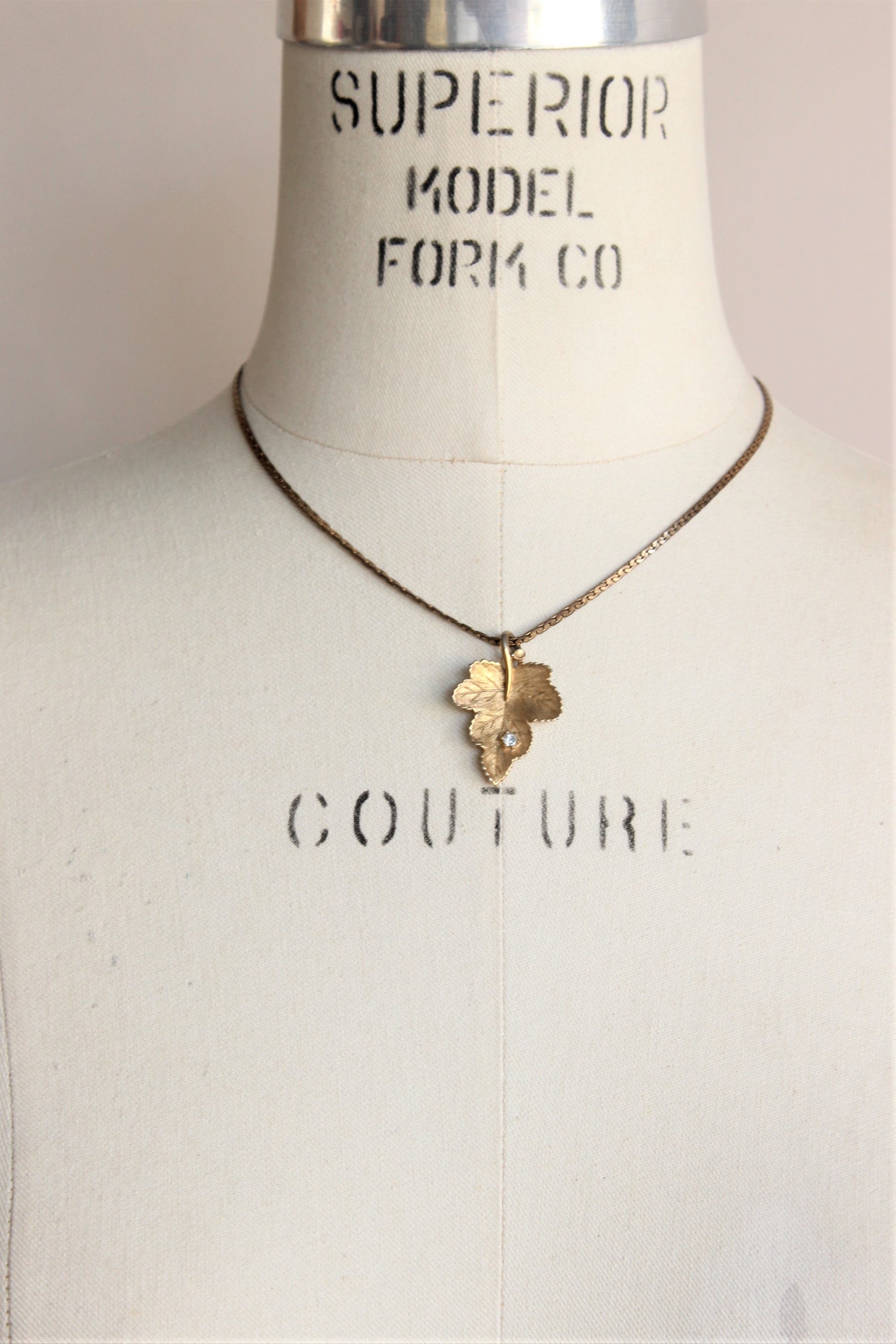 Vintage 1950s 1960s Gold Leaf Necklace