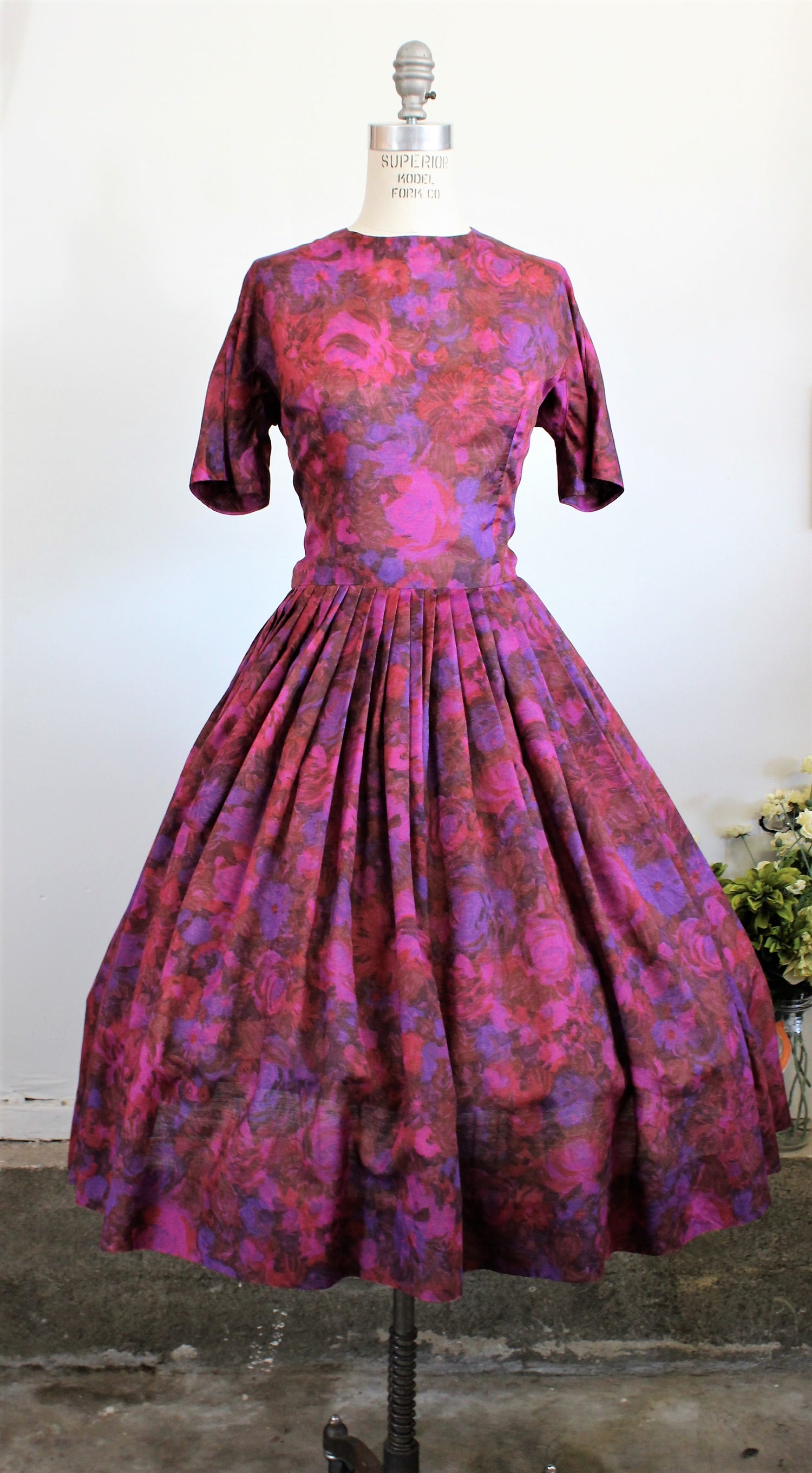Vintage 1950s Dress / Fit And Flare