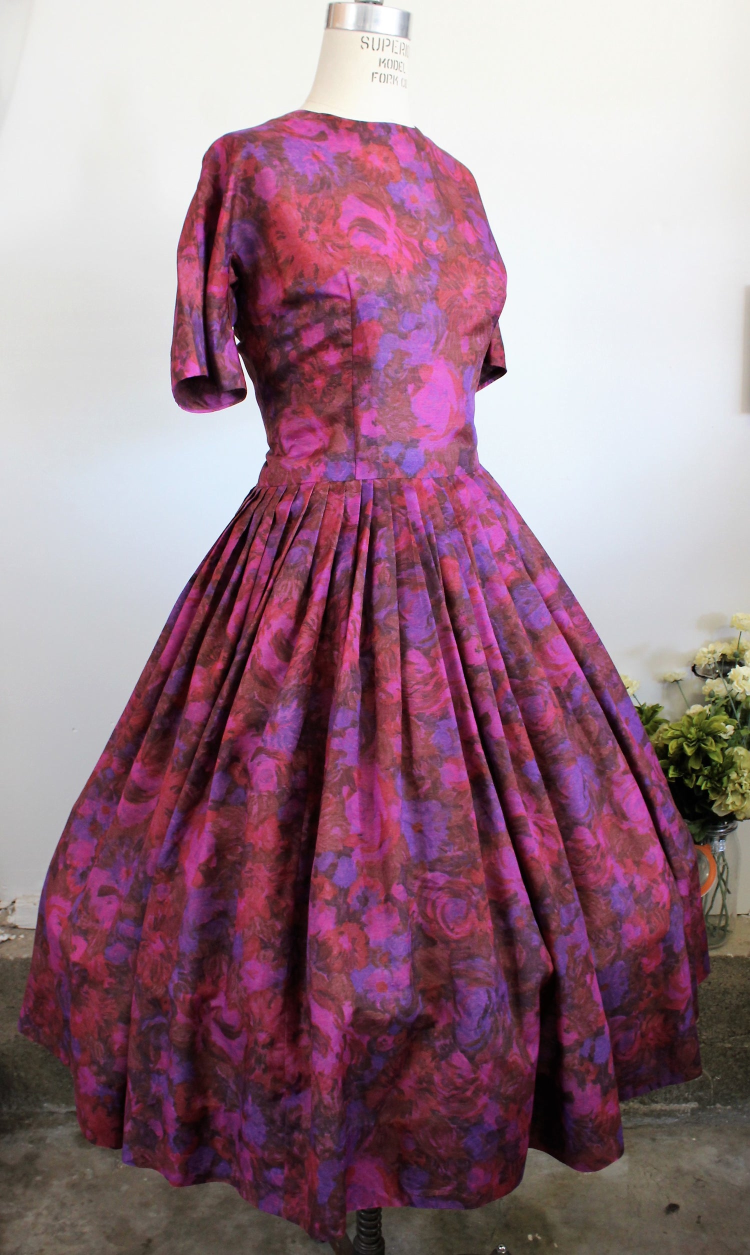 Vintage 1950s Dress / Fit And Flare
