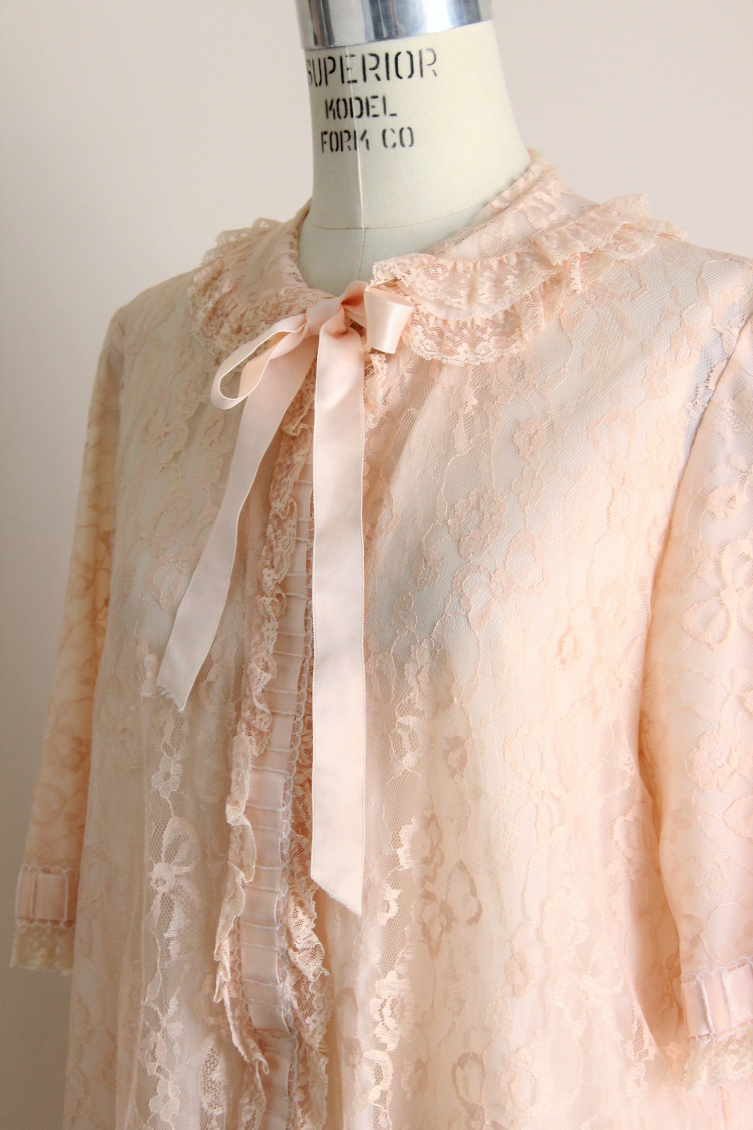 Vintage 1950s Blush Pink Lace Robe by Odette Barsa