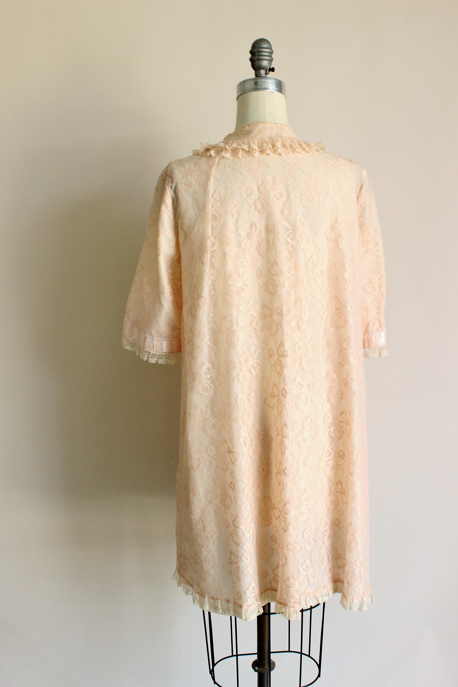 Vintage 1950s Blush Pink Lace Robe by Odette Barsa