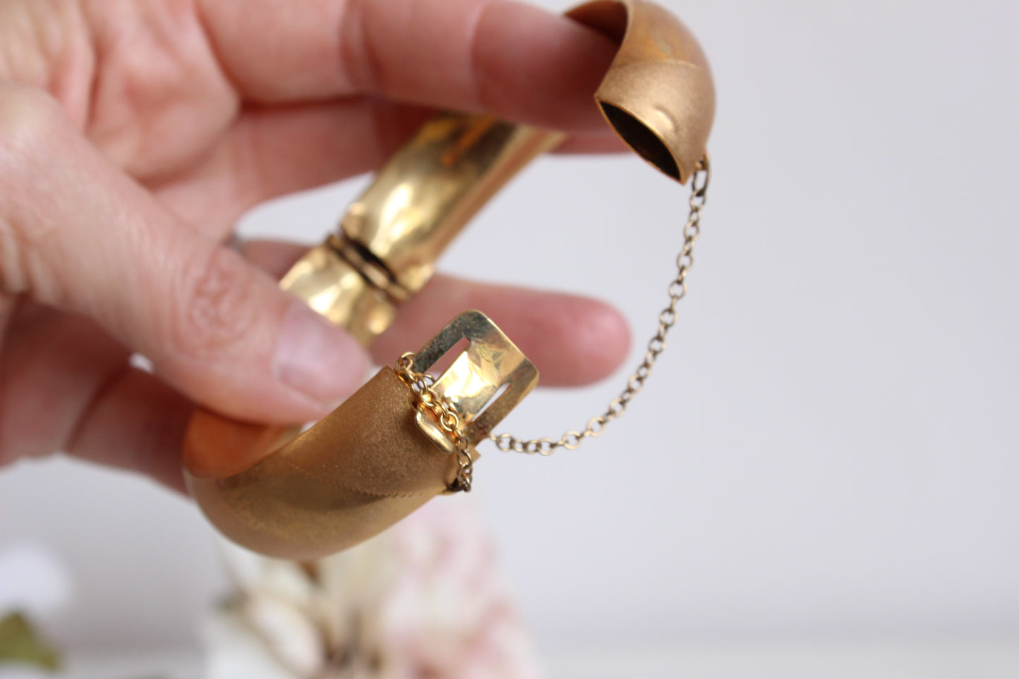 Vintage 1950s Gold Tone Bangle Bracelet