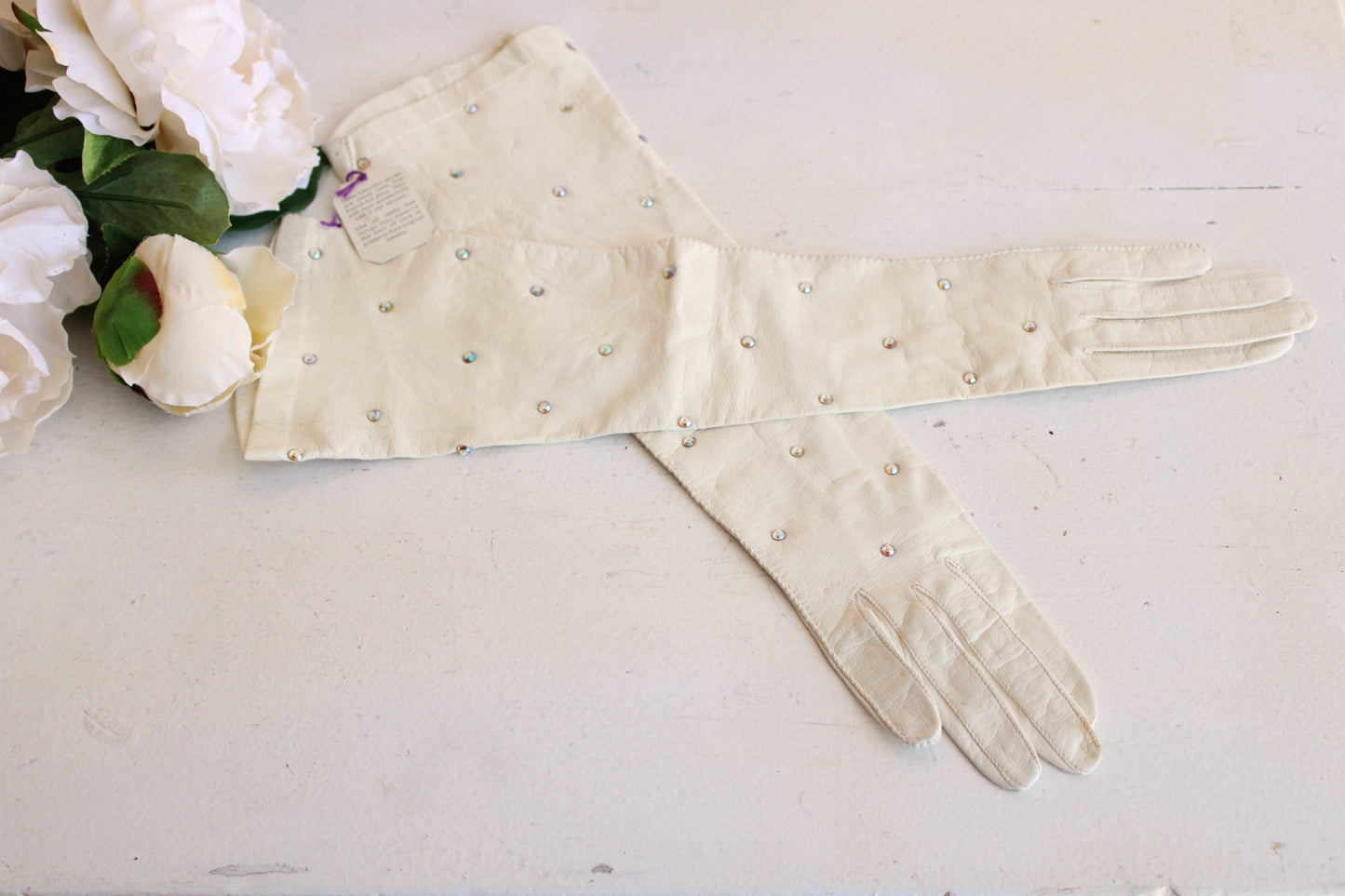 Vintage 1950s 1960s Deadstock Aris of Paris White Kid Leather Opera Gloves