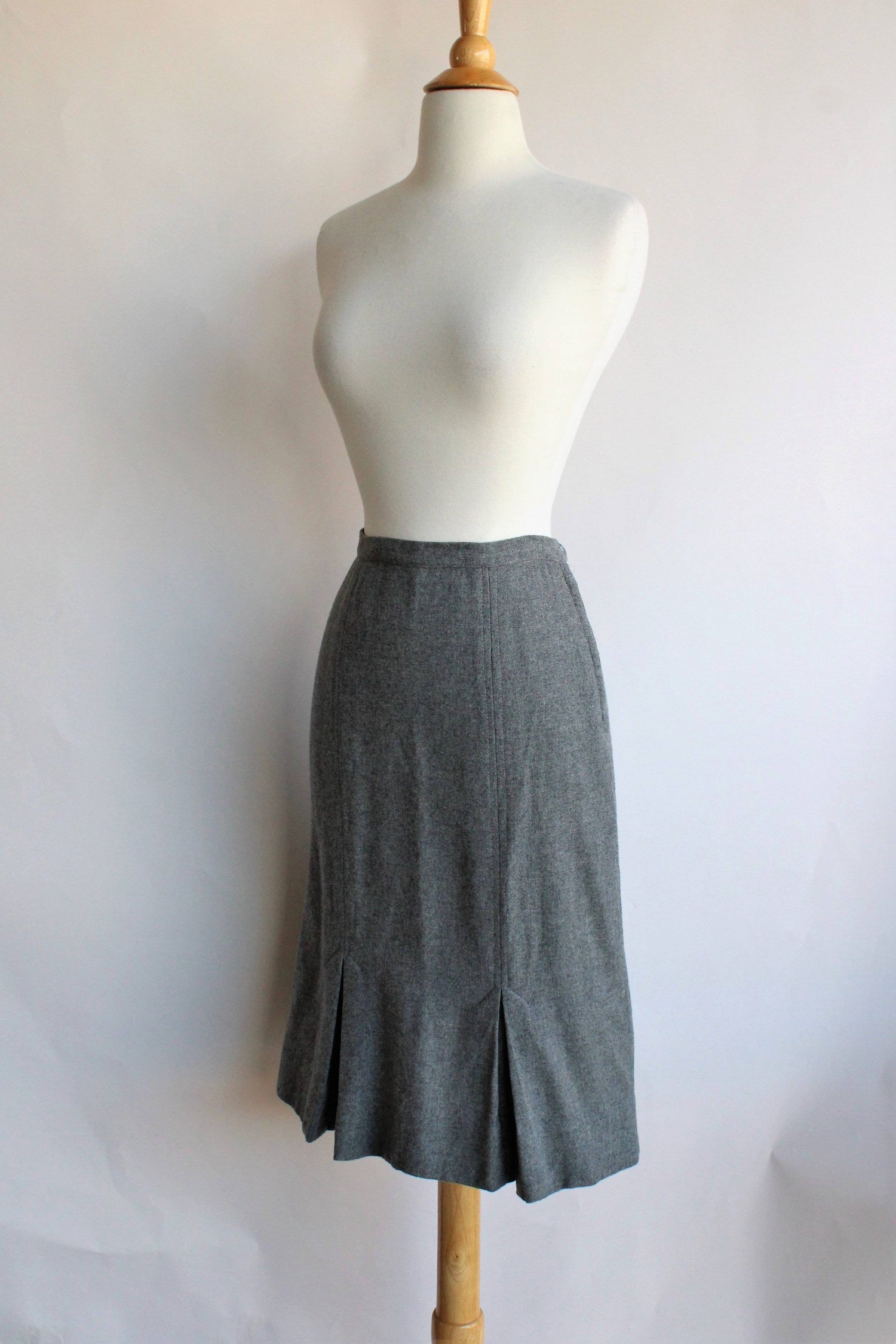 Vintage 1950s Grey Wool Skirt by Century of Boston-The Black Velvet Emporium-1950s Skirt,Autumn Skirt,Century of Boston,Gray,Grey Wool,Kick Pleats,Kickpleat,Metal Zipper,Pencil Skirt,Winter Skirt