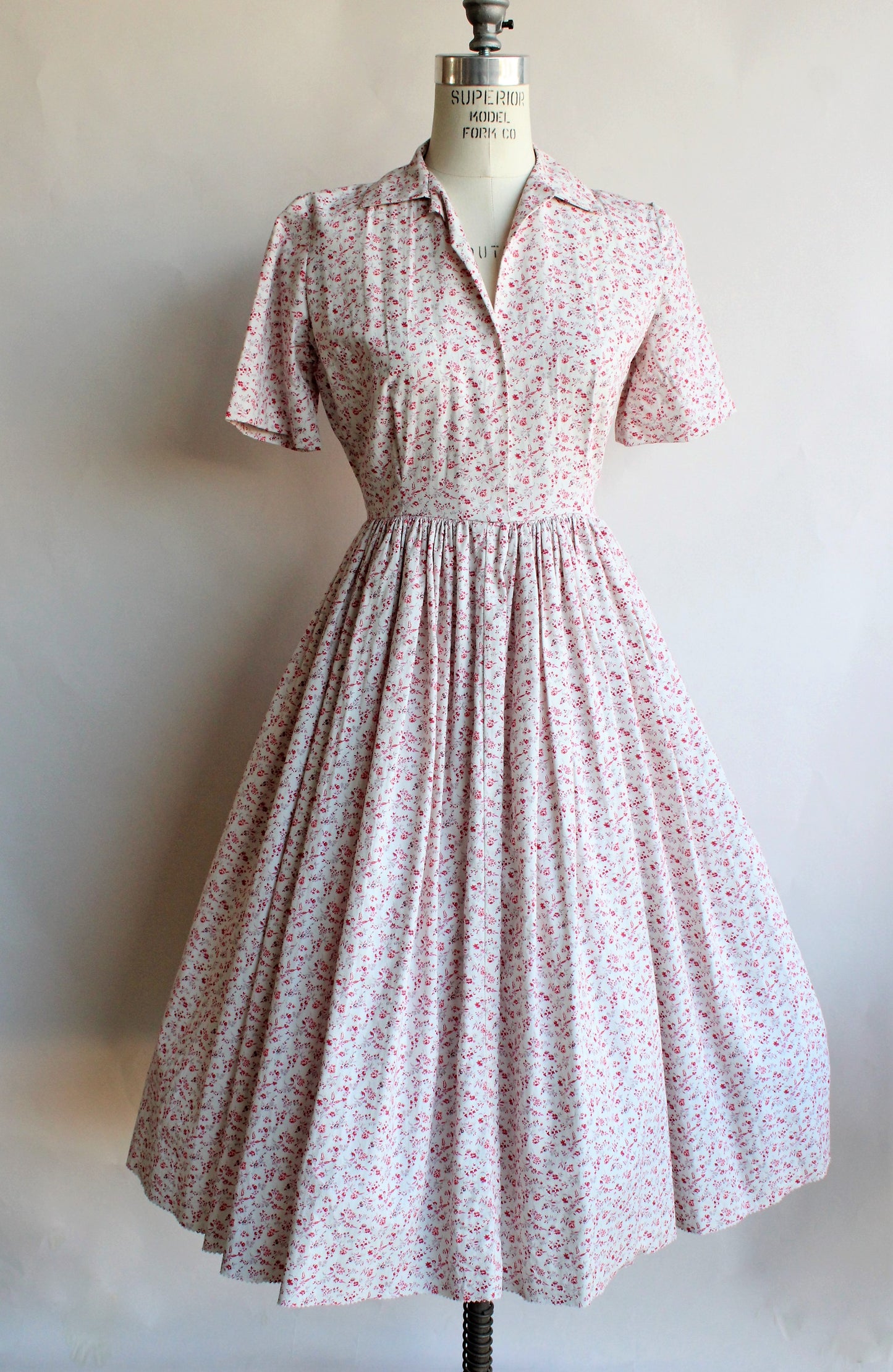 Vintage 1950s Fit and Flare Floral Print Cotton Dress