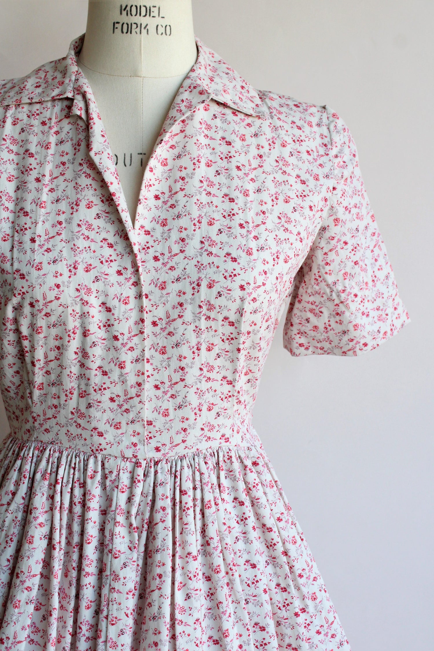 Vintage 1950s Fit and Flare Floral Print Cotton Dress