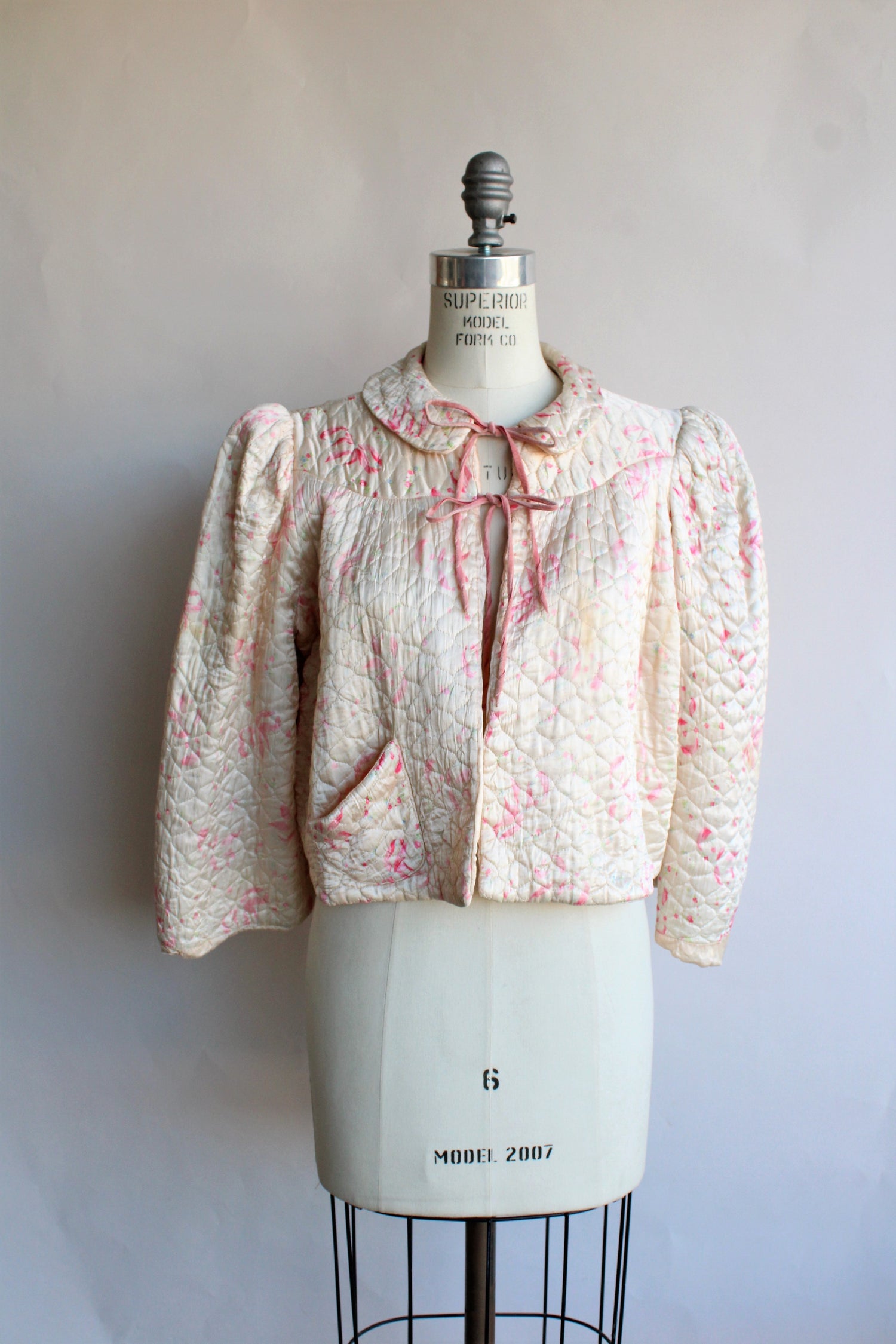 Vintage 1940s Quilted Bed Jacket