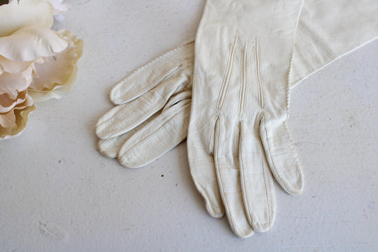 White 1950s 1960s Kid Leather Gloves