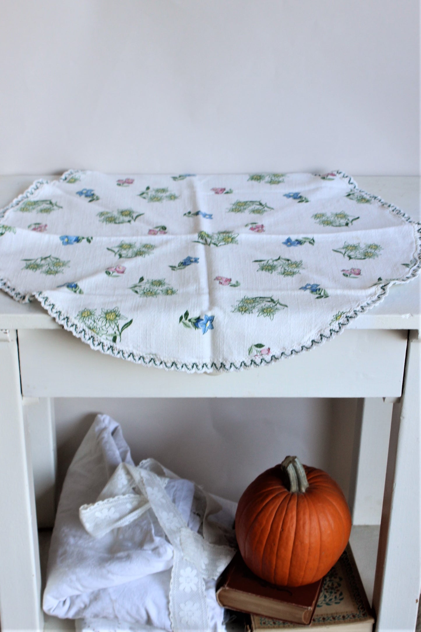 Vintage 1980s Small Round Floral Print Tablecloth