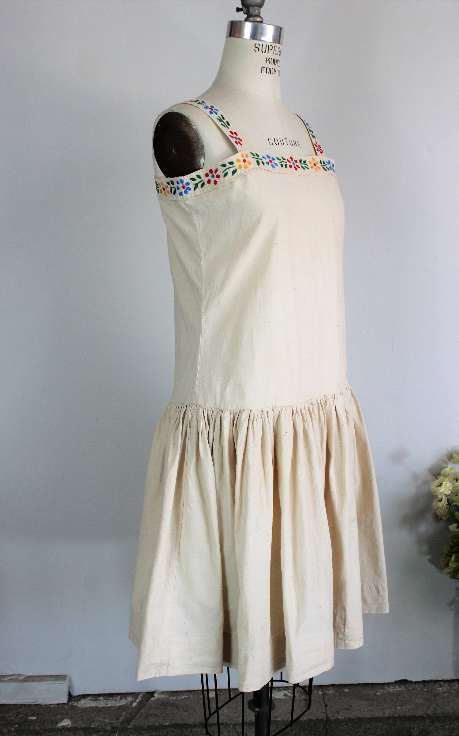 Vintage 1960s 1970s Does 1920s Dress With Embroidered Flowers