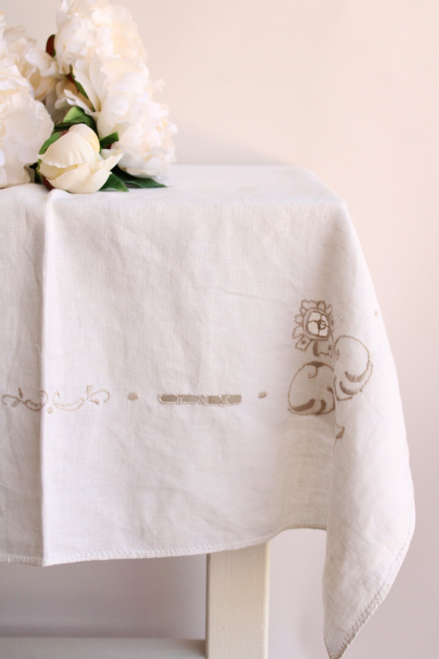 Vintage 1950s White Embroidered Linen Tablecloth With Cutwork