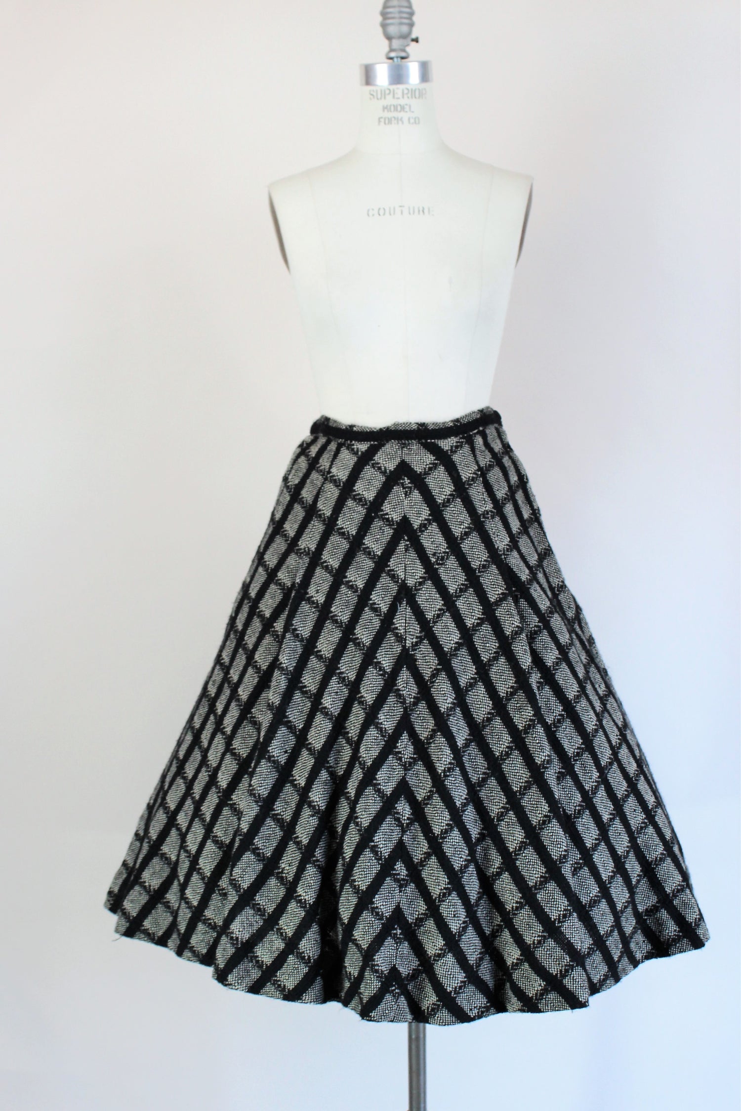 Vintage 1950s Black And White Wool Nelly De Grab Full Circle Skirt With Pocket