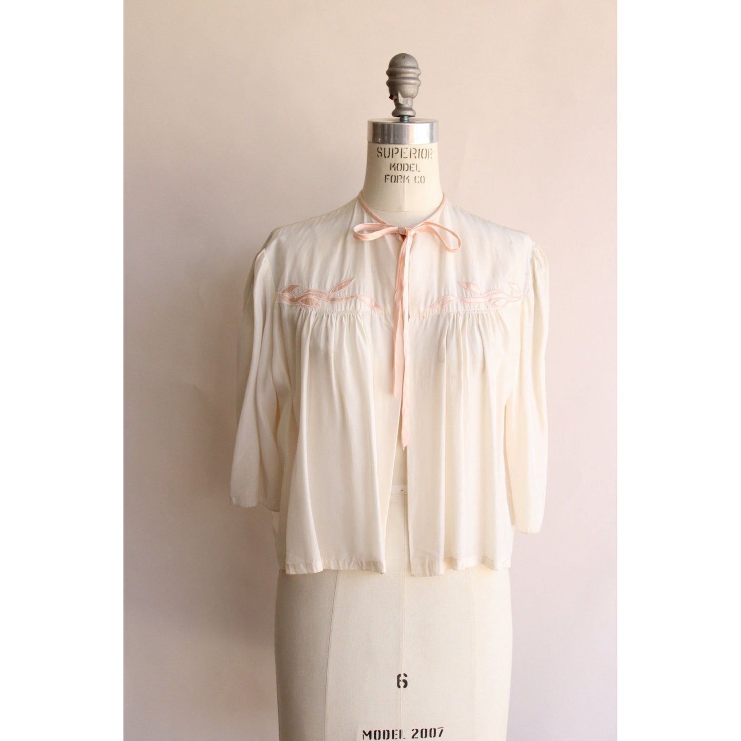 Vintage 1940s Bed Jacket in White Rayon with Pink Satin Trim