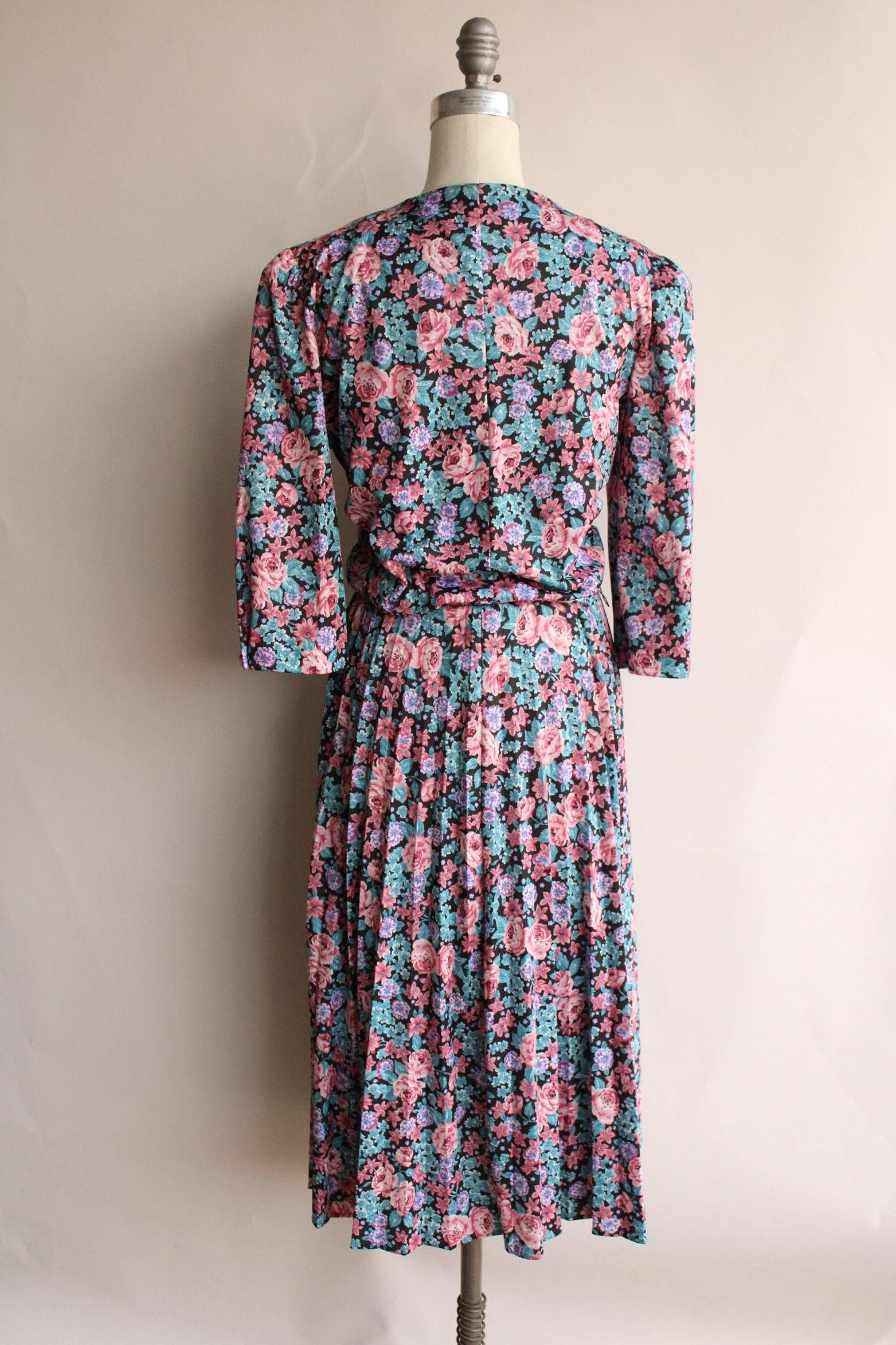Vintage 1980's Floral Print Dress with Belt and Lace Collar