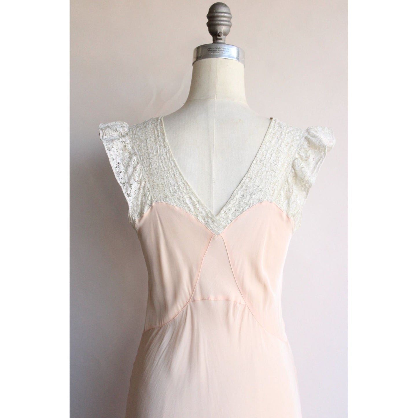 Vintage 1940s 1950s Pink Satin With White Lace Trim Nightgown
