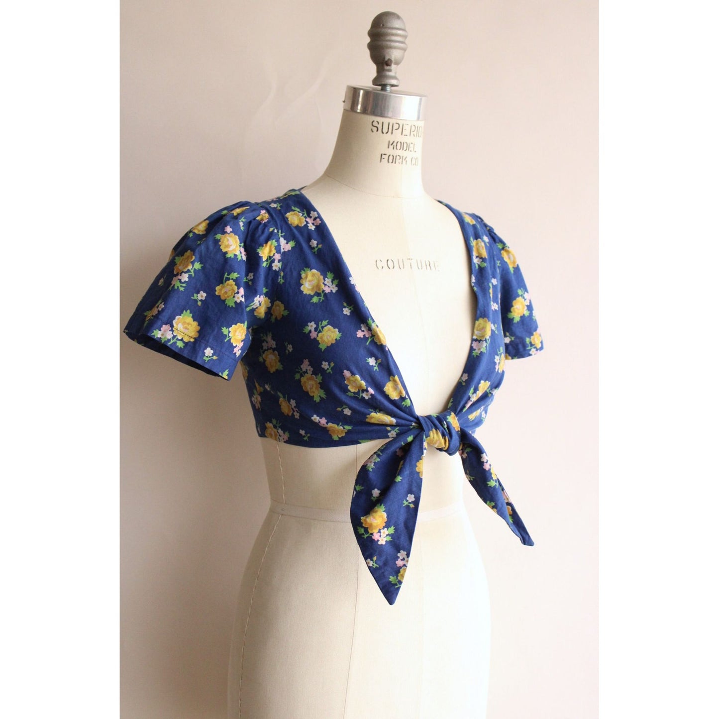 Vintage 1940s 1950s Cropped Tie Front Top