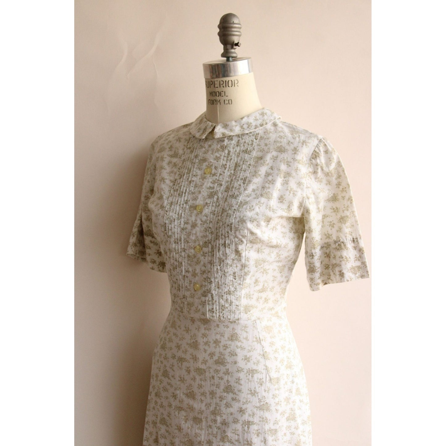 Vintage 1960s Green Toile Floral Print Cotton Dress