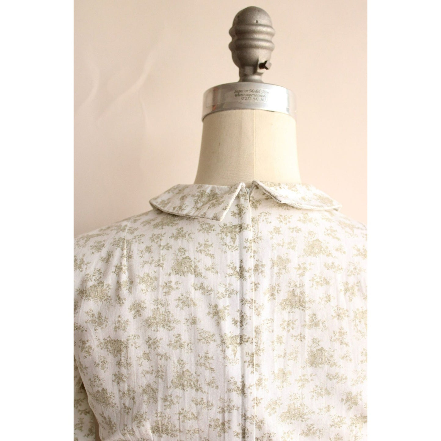 Vintage 1960s Green Toile Floral Print Cotton Dress