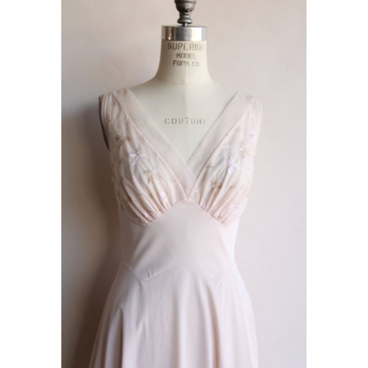 Vintage 1950s Vanity Fair Pink Nylon Embroidered Nightgown