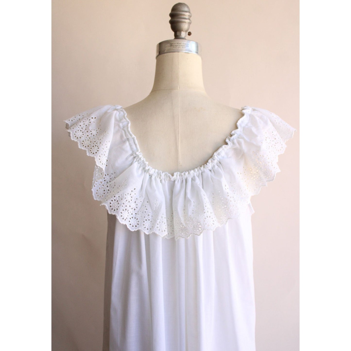 Vintage 1970s 1980s Formfit Rogers White Cotton Nightgown