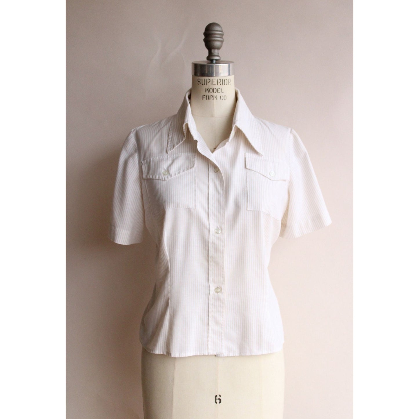Vintage 1970s Tan and White Pinstriped Short Sleeved Shirt