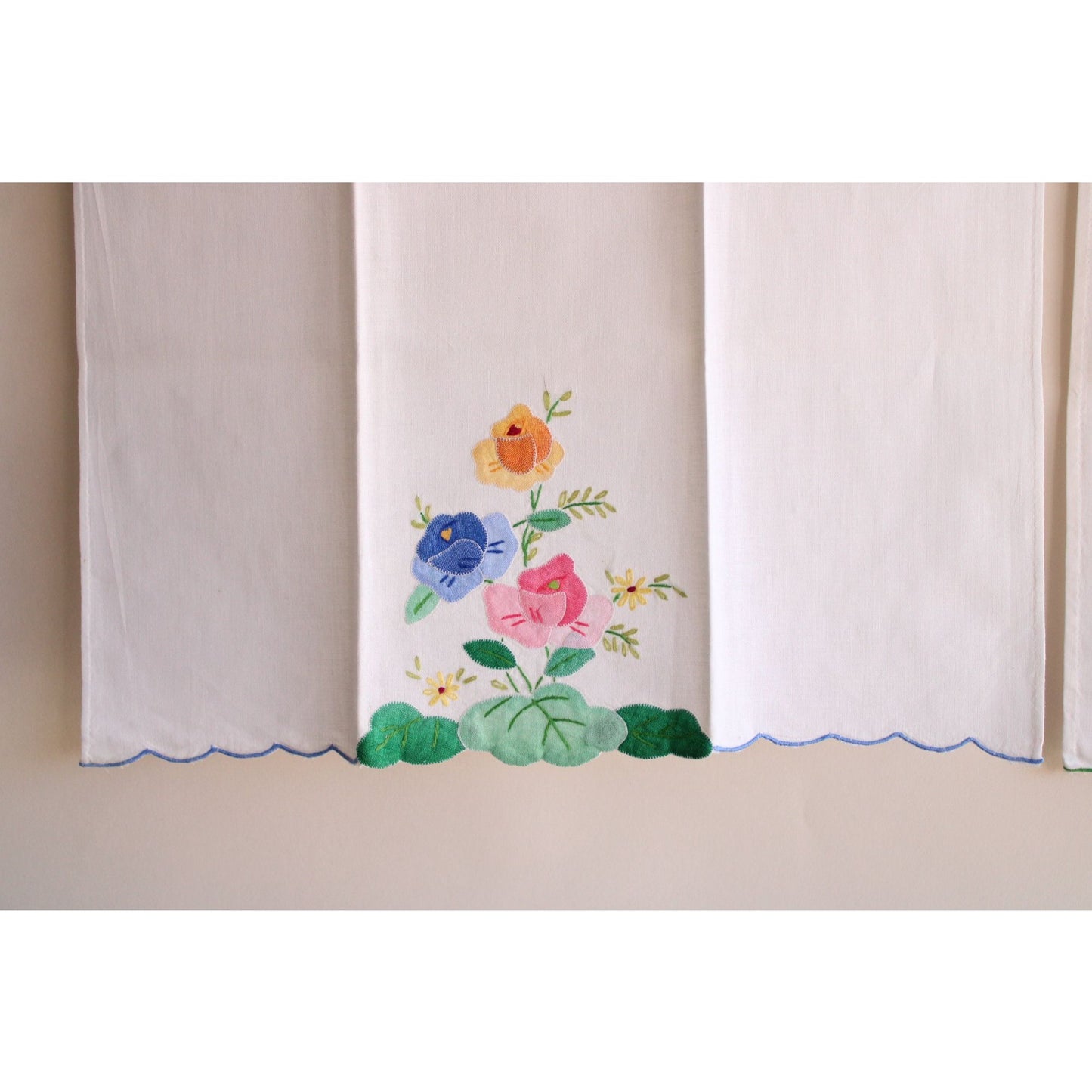 Vintage 1980s Tea Towel Pair With Cutwork Flowers
